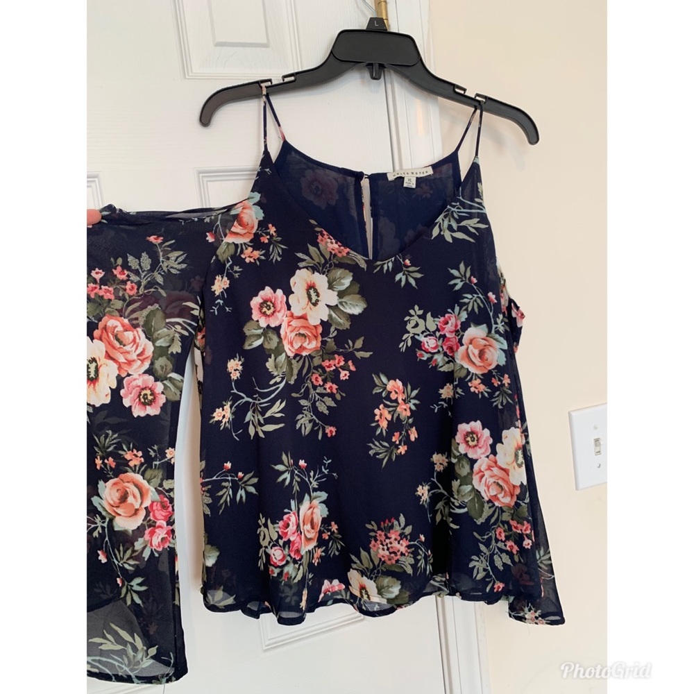 over the shoulder blouse 👚